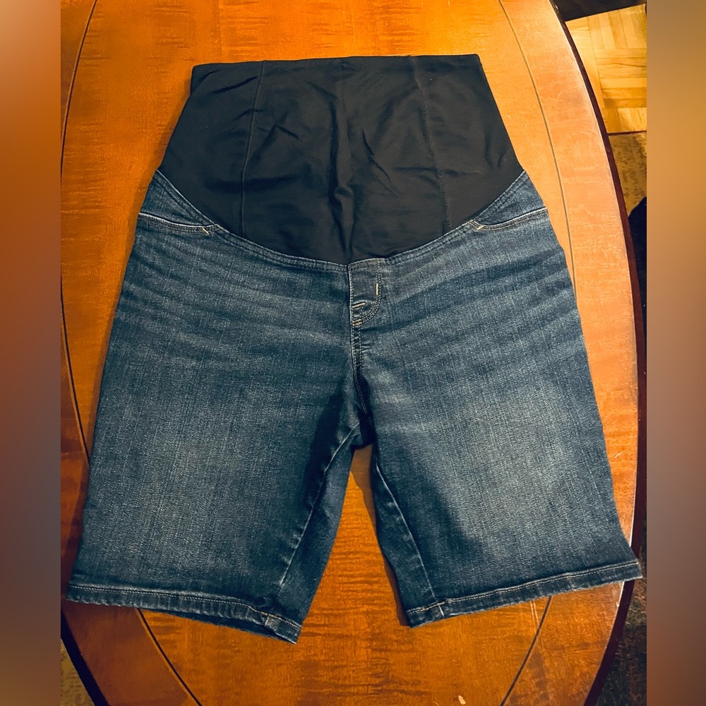 Isabel Maternity denim Bermuda shorts. Stretchy waistband, Crossover Panel. 6/28 - Picture 2 of 6
